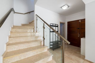 d7c0b025-5c90-4343-a342-4e35a9d7bf0c