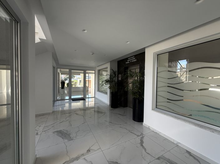 Image No.11-3 Bed Apartment for sale