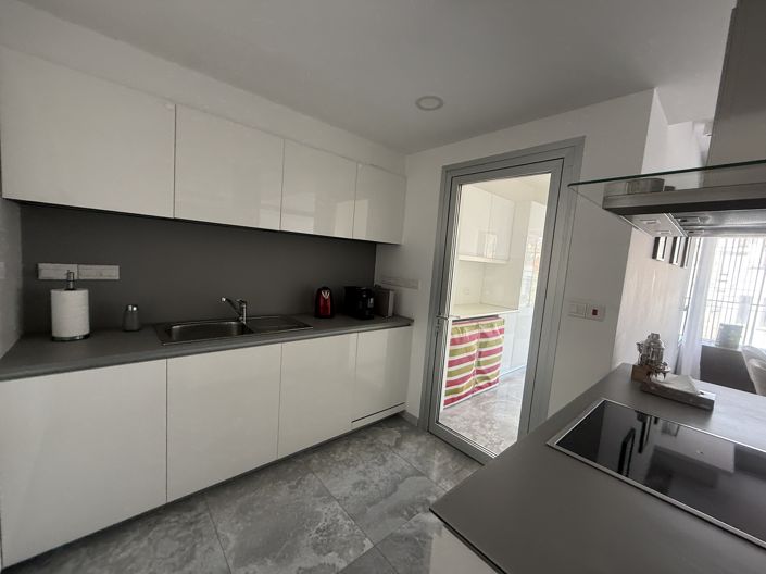 Image No.20-3 Bed Apartment for sale