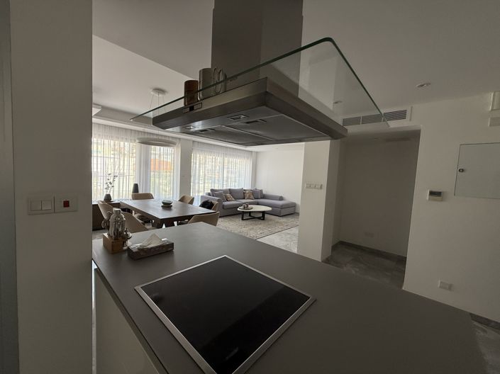 Image No.21-3 Bed Apartment for sale