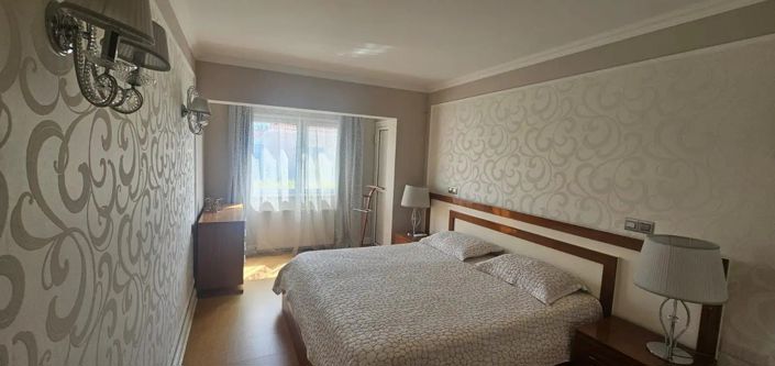 Image No.12-3 Bed House for sale