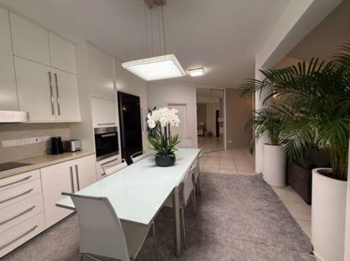 Image No.3-3 Bed Apartment for sale