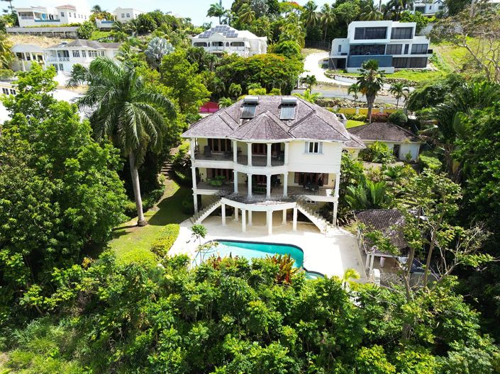 Image No.1-4 Bed Property for sale