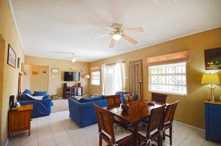 Image No.2-4 Bed Property for sale