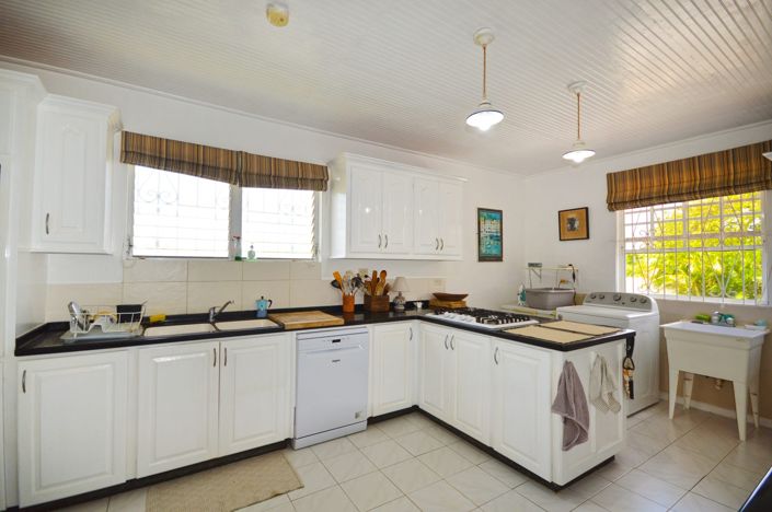 Image No.5-4 Bed Property for sale