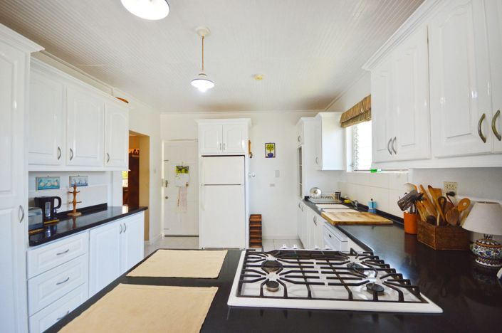 Image No.7-4 Bed Property for sale