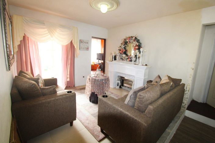 Image No.2-Propriété de 4 chambres à vendre à St Philip