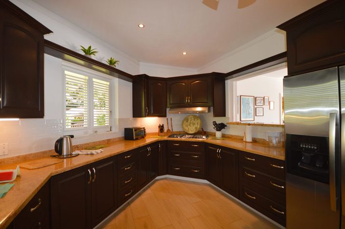 Image No.10-3 Bed Property for sale