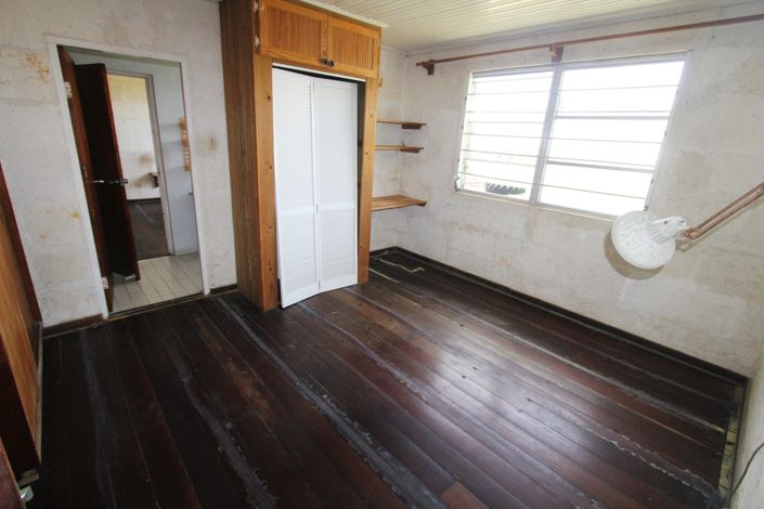 Image No.12-3 Bed Property for sale