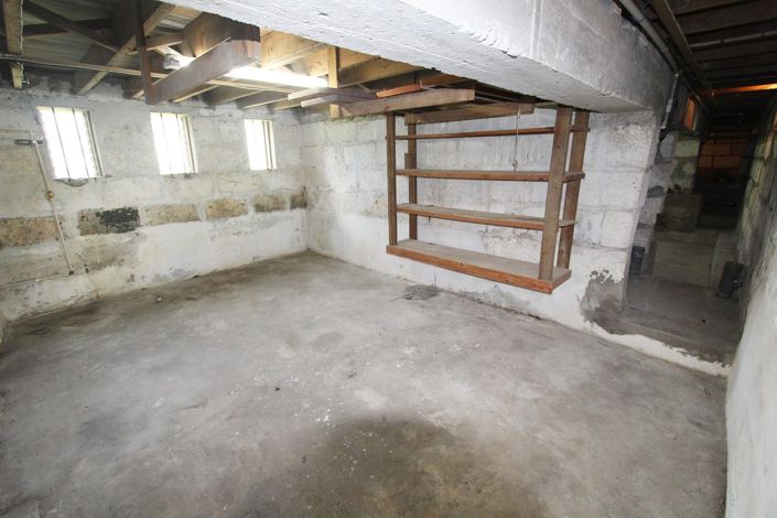 Image No.15-3 Bed Property for sale