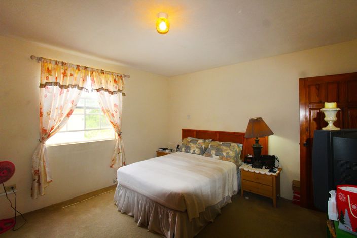 Image No.10-4 Bed Property for sale