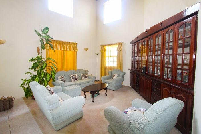 Image No.2-4 Bed Property for sale