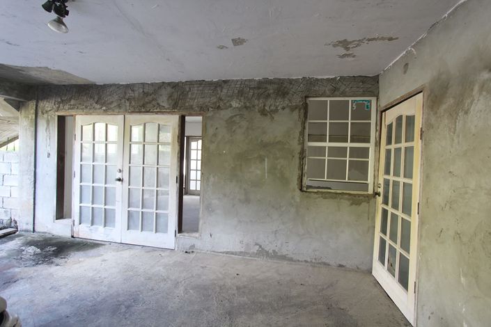 Image No.10-10 Bed Property for sale