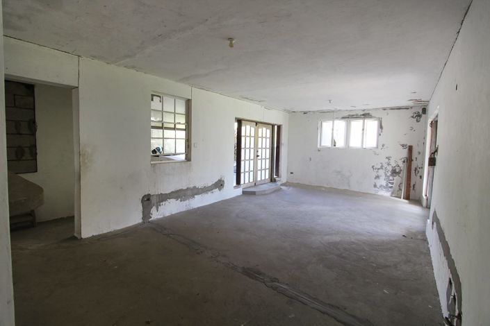 Image No.11-10 Bed Property for sale