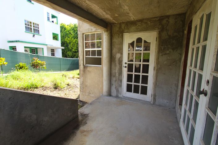 Image No.17-10 Bed Property for sale