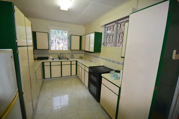 Image No.4-3 Bed Property for sale