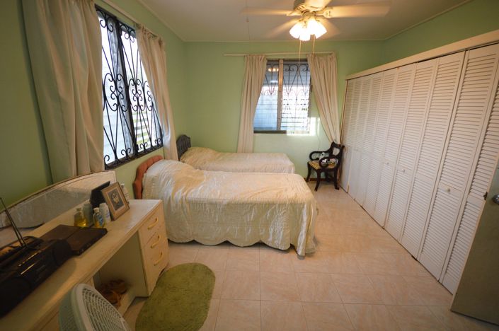 Image No.5-3 Bed Property for sale