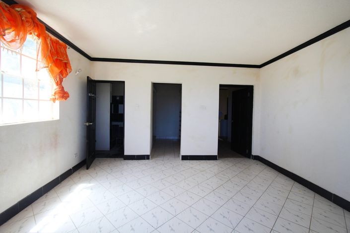 Image No.20-5 Bed Property for sale