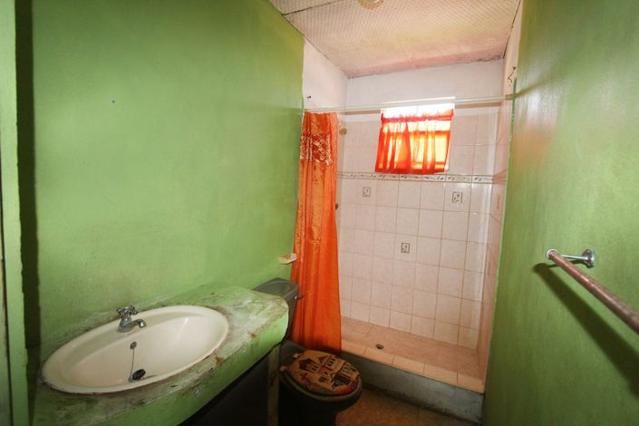 Image No.10-3 Bed Property for sale