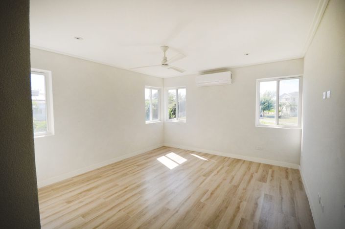 Image No.12-3 Bed Property for sale