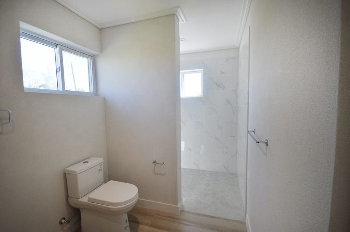 Image No.15-3 Bed Property for sale