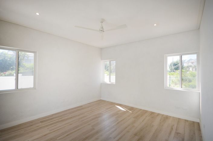 Image No.21-3 Bed Property for sale