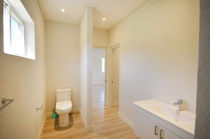 Image No.22-3 Bed Property for sale