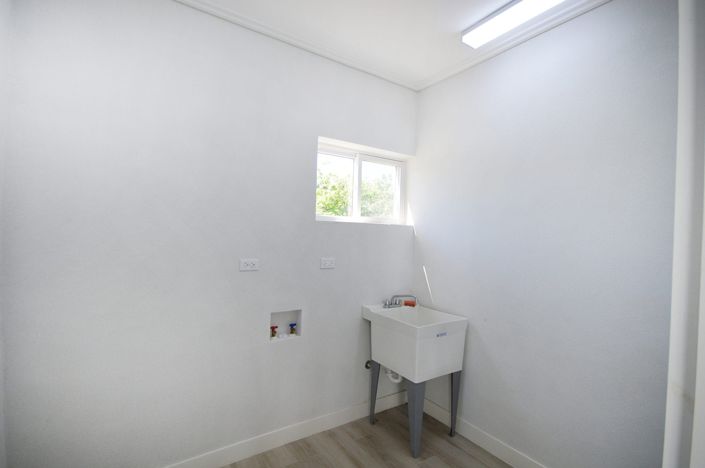 Image No.25-3 Bed Property for sale