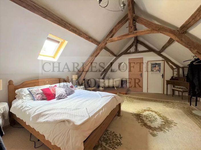 Image No.21-4 Bed House for sale