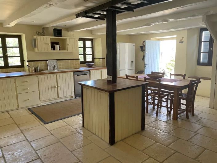 Image No.22-9 Bed House for sale