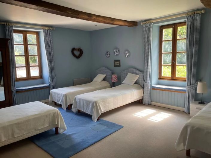 Image No.24-9 Bed House for sale