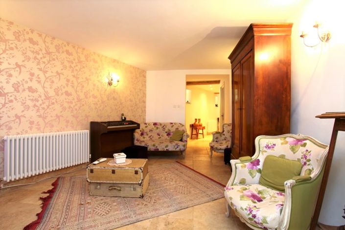 Image No.15-11 Bed House for sale