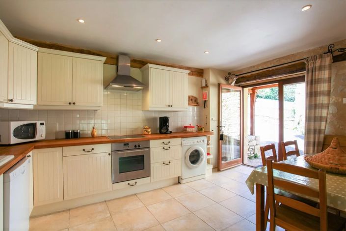 Image No.29-11 Bed House for sale