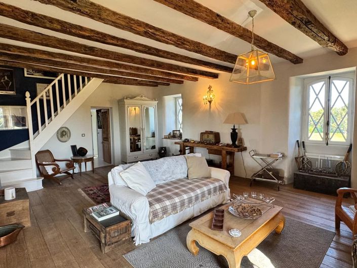 Image No.6-6 Bed House for sale