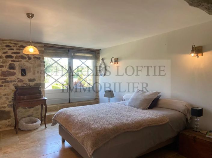 Image No.12-6 Bed House for sale