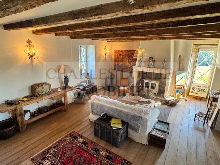 Image No.20-6 Bed House for sale