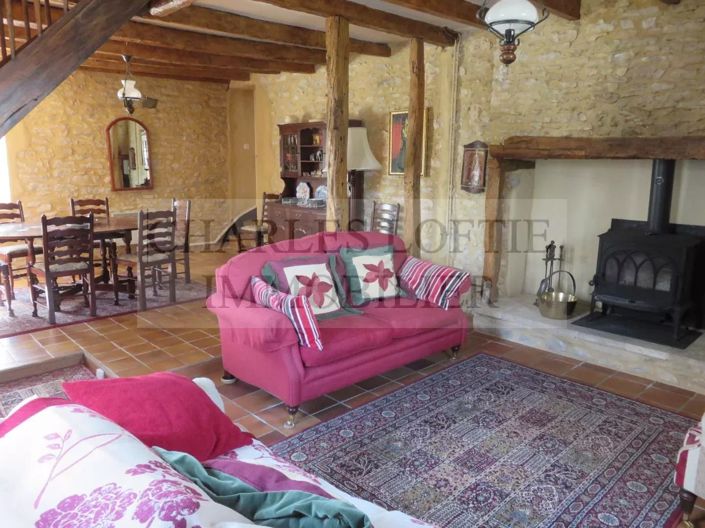 Image No.19-5 Bed House for sale