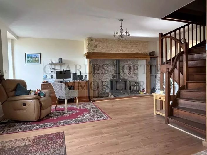 Image No.8-4 Bed House for sale