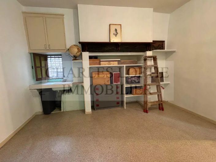 Image No.8-1 Bed House for sale
