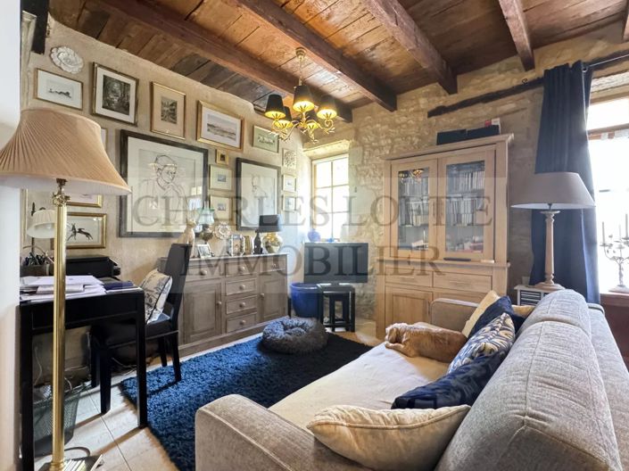 Image No.10-3 Bed House for sale