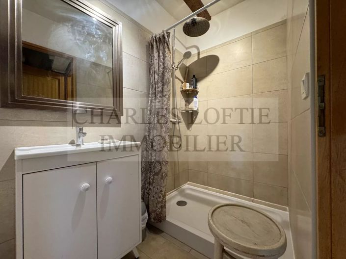Image No.12-3 Bed House for sale
