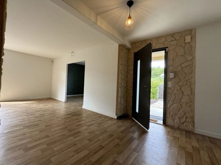 Image No.7-3 Bed House for sale