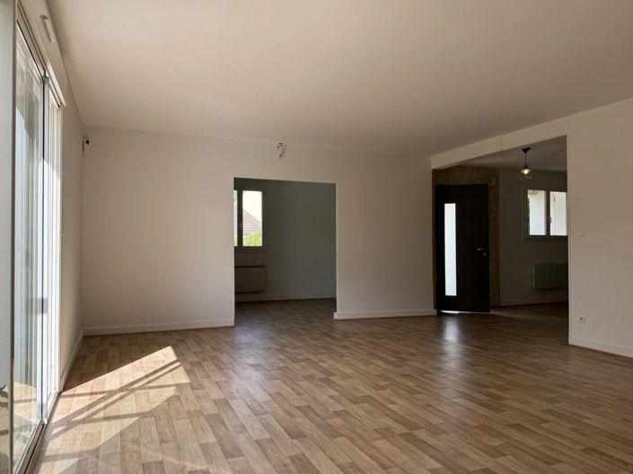 Image No.8-3 Bed House for sale