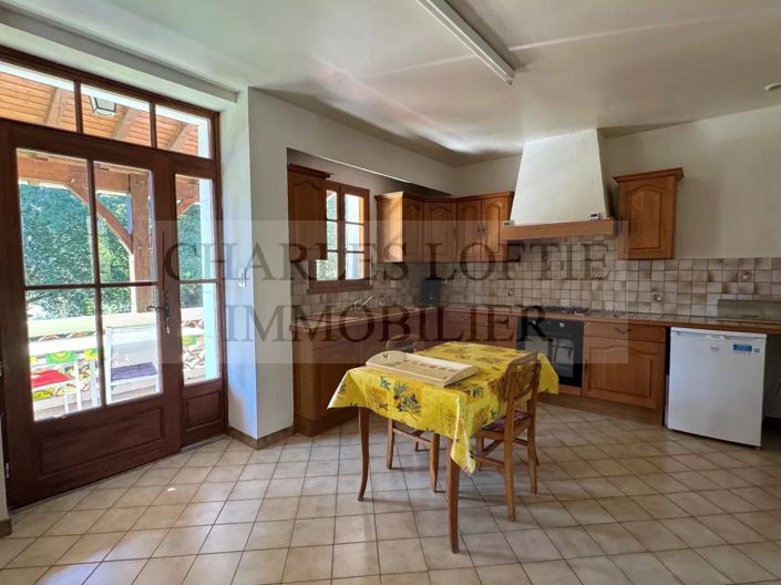 Image No.6-4 Bed House for sale