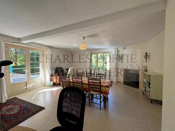 Image No.8-4 Bed House for sale