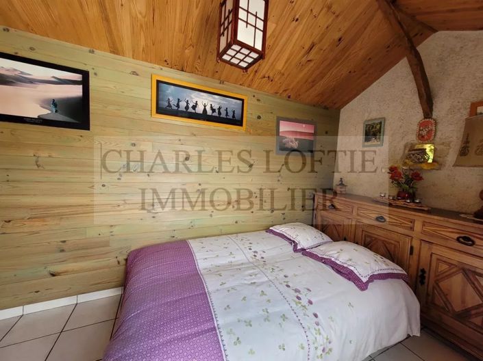 Image No.17-5 Bed House for sale