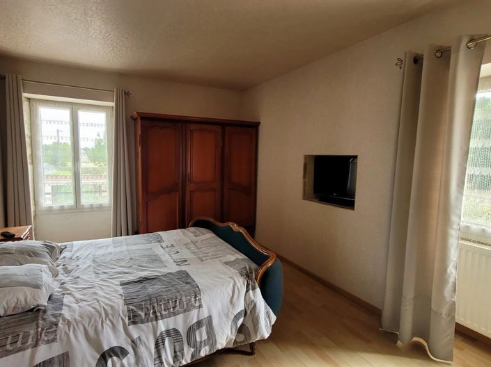 Image No.7-5 Bed House for sale