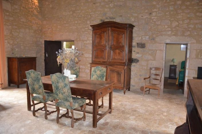 Image No.18-2 Bed House for sale