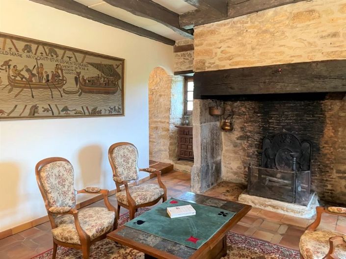 Image No.10-6 Bed House for sale