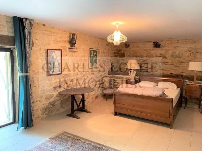 Image No.11-6 Bed House for sale
